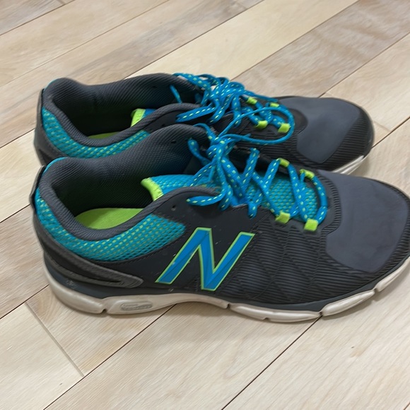 New Balance sneakers - Picture 3 of 10